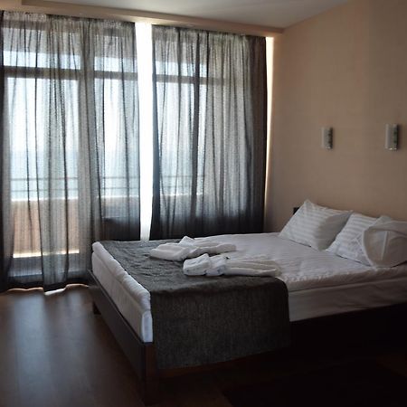 Viro Hotel Chornomorsk Buitenkant foto
