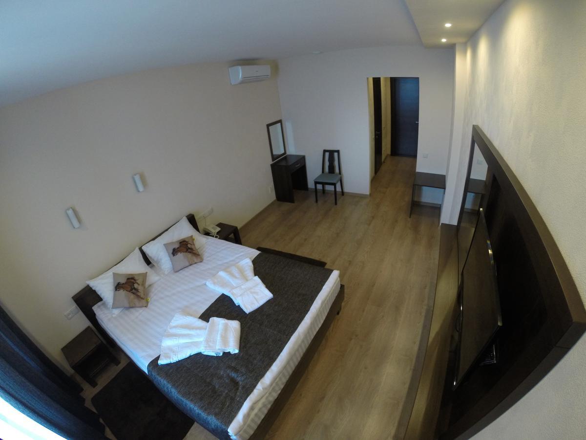 Viro Hotel Chornomorsk Buitenkant foto