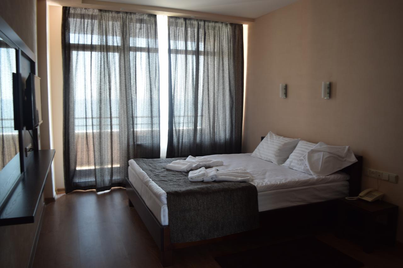 Viro Hotel Chornomorsk Buitenkant foto
