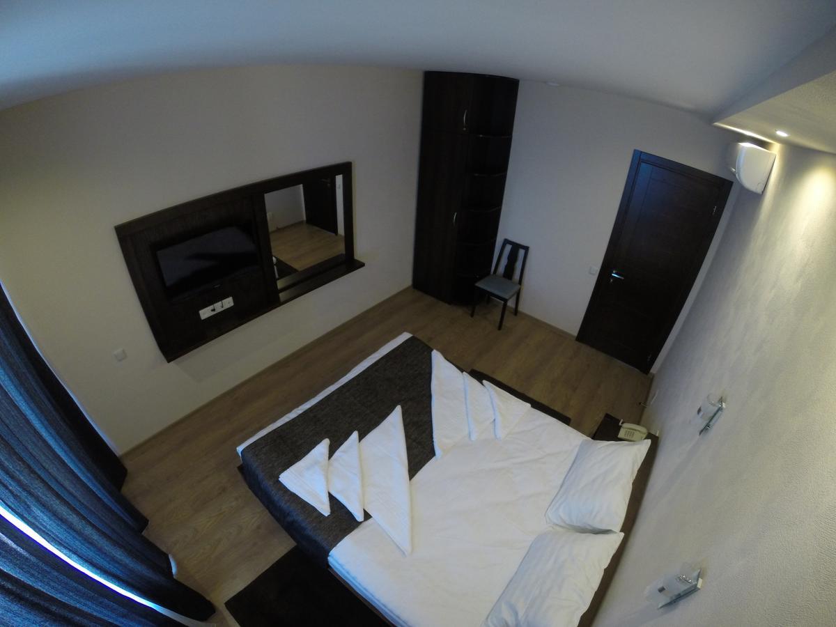 Viro Hotel Chornomorsk Buitenkant foto